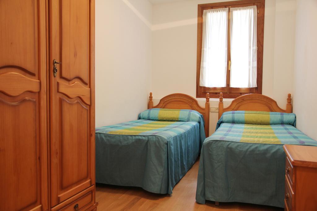 Apartamento La Coma De Alba Benasque Habitación foto
